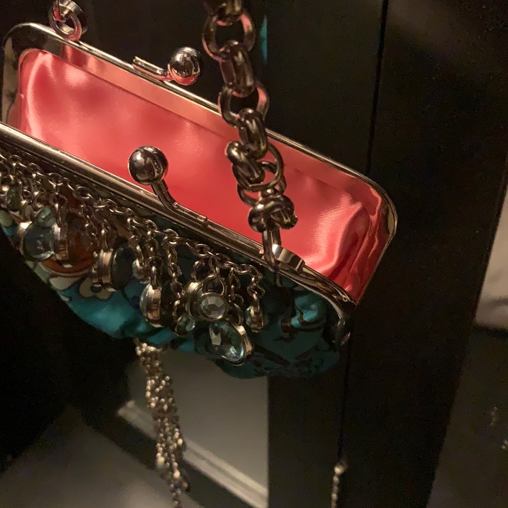 🌷Guess Sexy🌷Stylish Sactchel🌷Must Have Piece💋